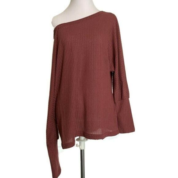 Los Angeles Boutique Off Shoulder Sweater Knit Top Slouchy Dolman NEW Boho L - Picture 2 of 8